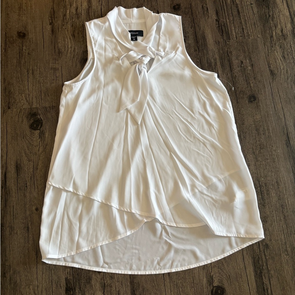Karen Kane White Sleeveless Blouse with Tie Neck 100% Polyester Size XS NWOT